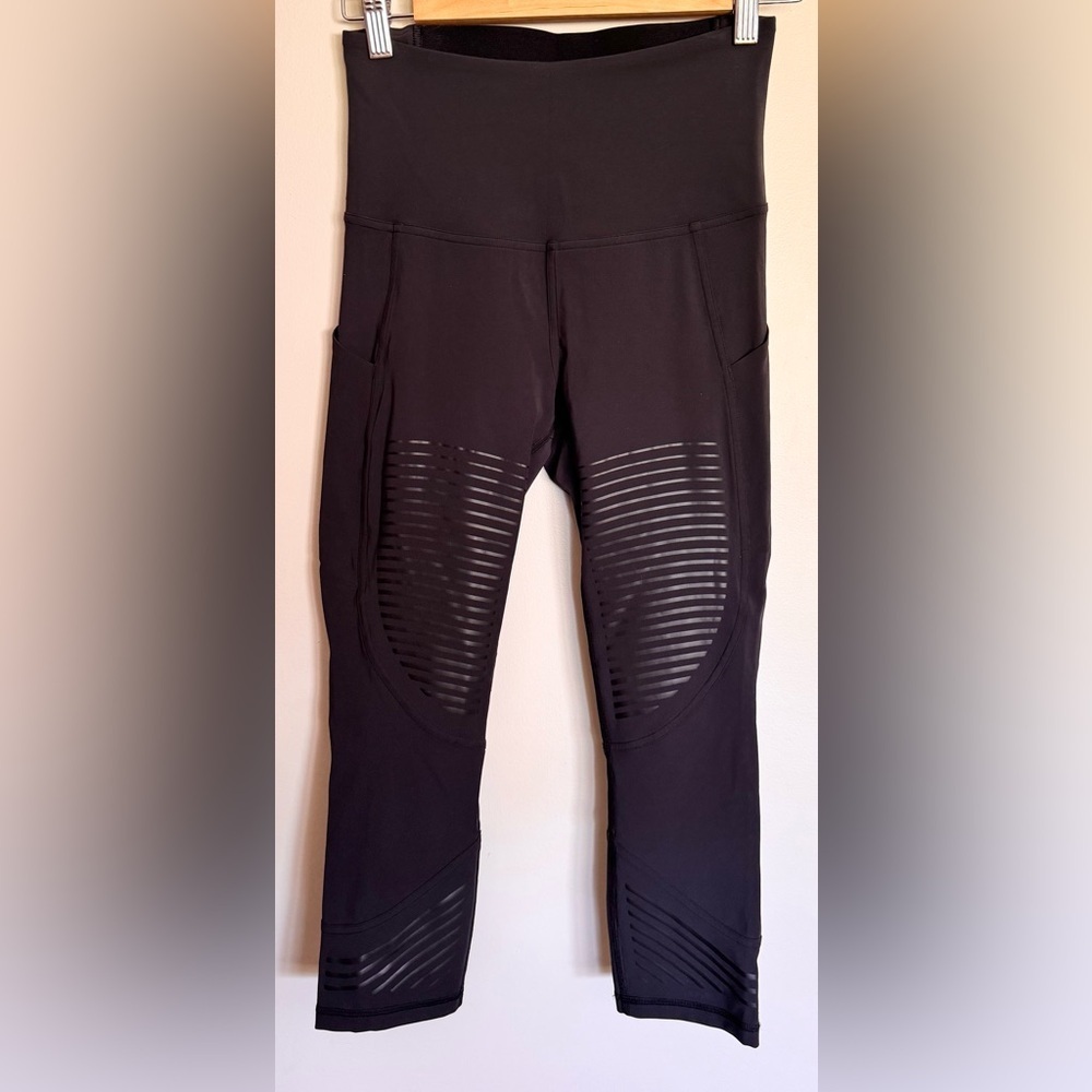 Lululemon Black Cropped Leggings High Rise Pocket Moto Ribbed Detail size 6